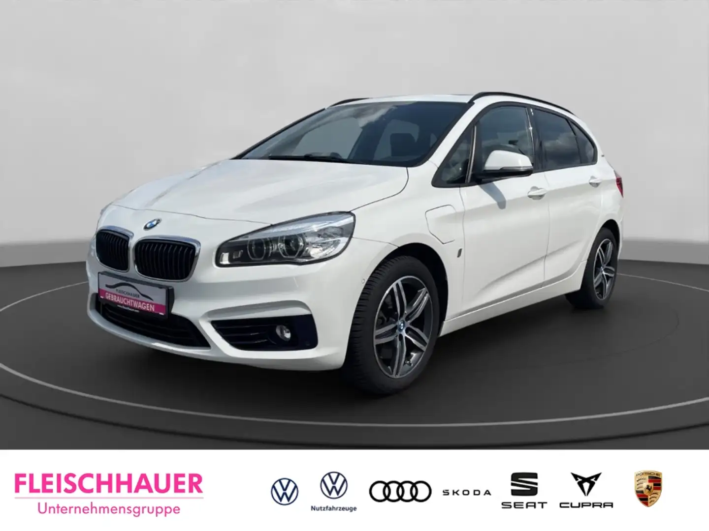 BMW 225 Active Tourer xe Sport Line iPerformance Panodach Blanc - 1