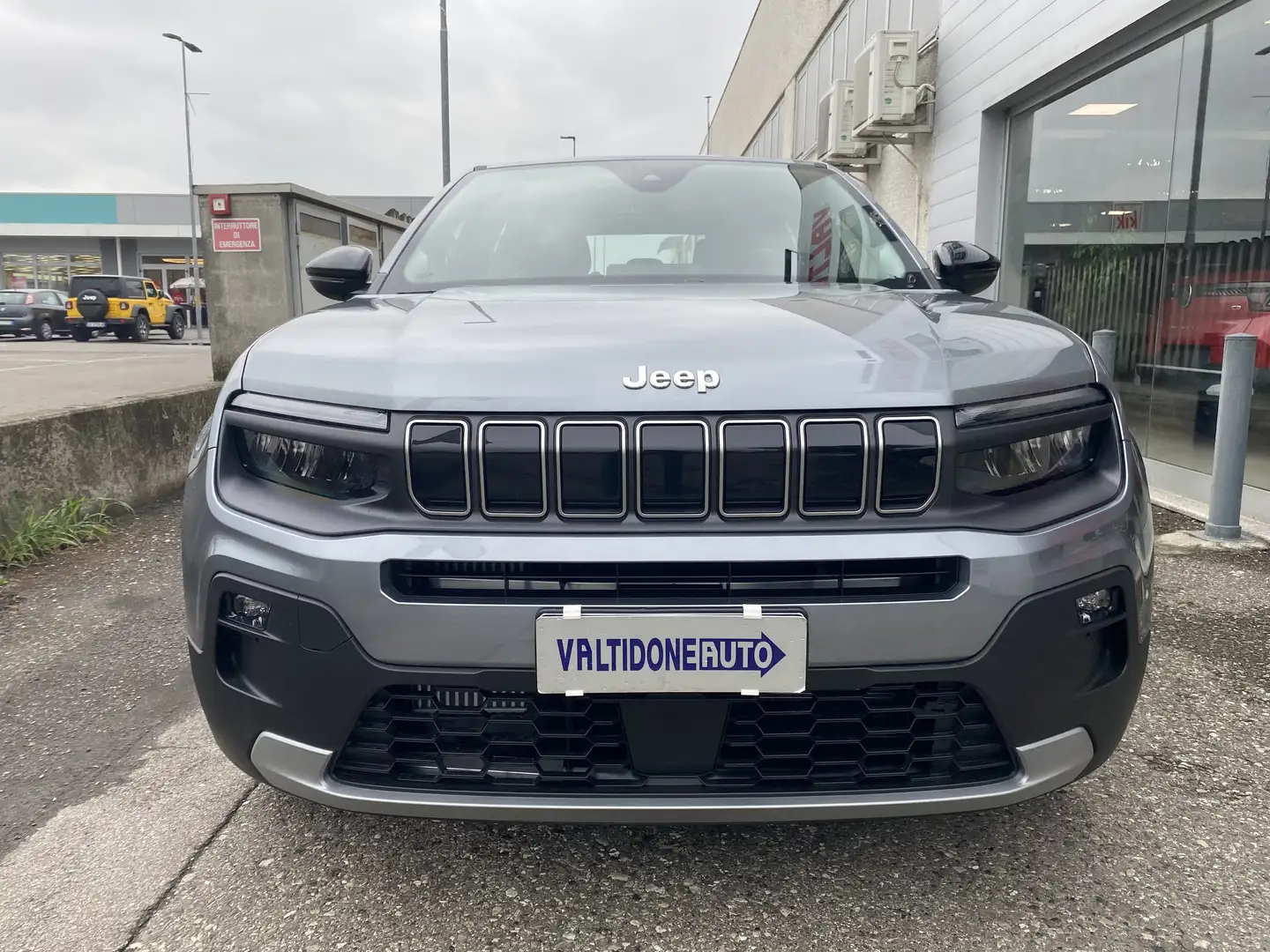 Jeep Avenger Avenger 1.2 MHEV Altitude edct6 PRONTA CONSEGNA Grigio - 2