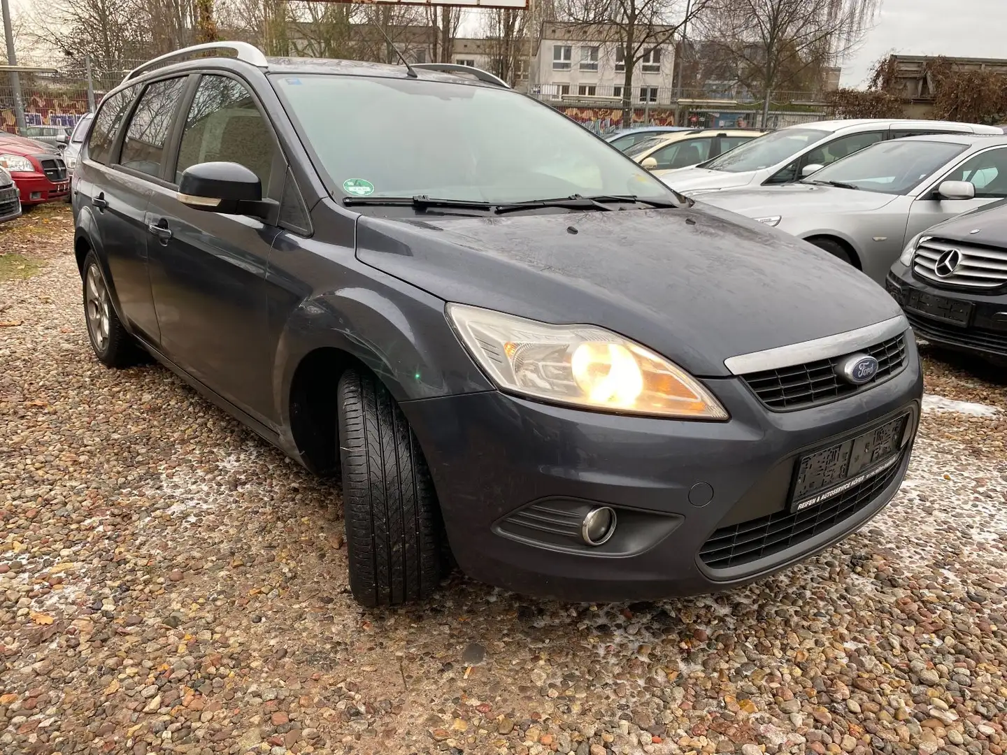 Ford Focus Turnier Viva-KLIMA-SHZ-TÜV06/26 Grau - 2