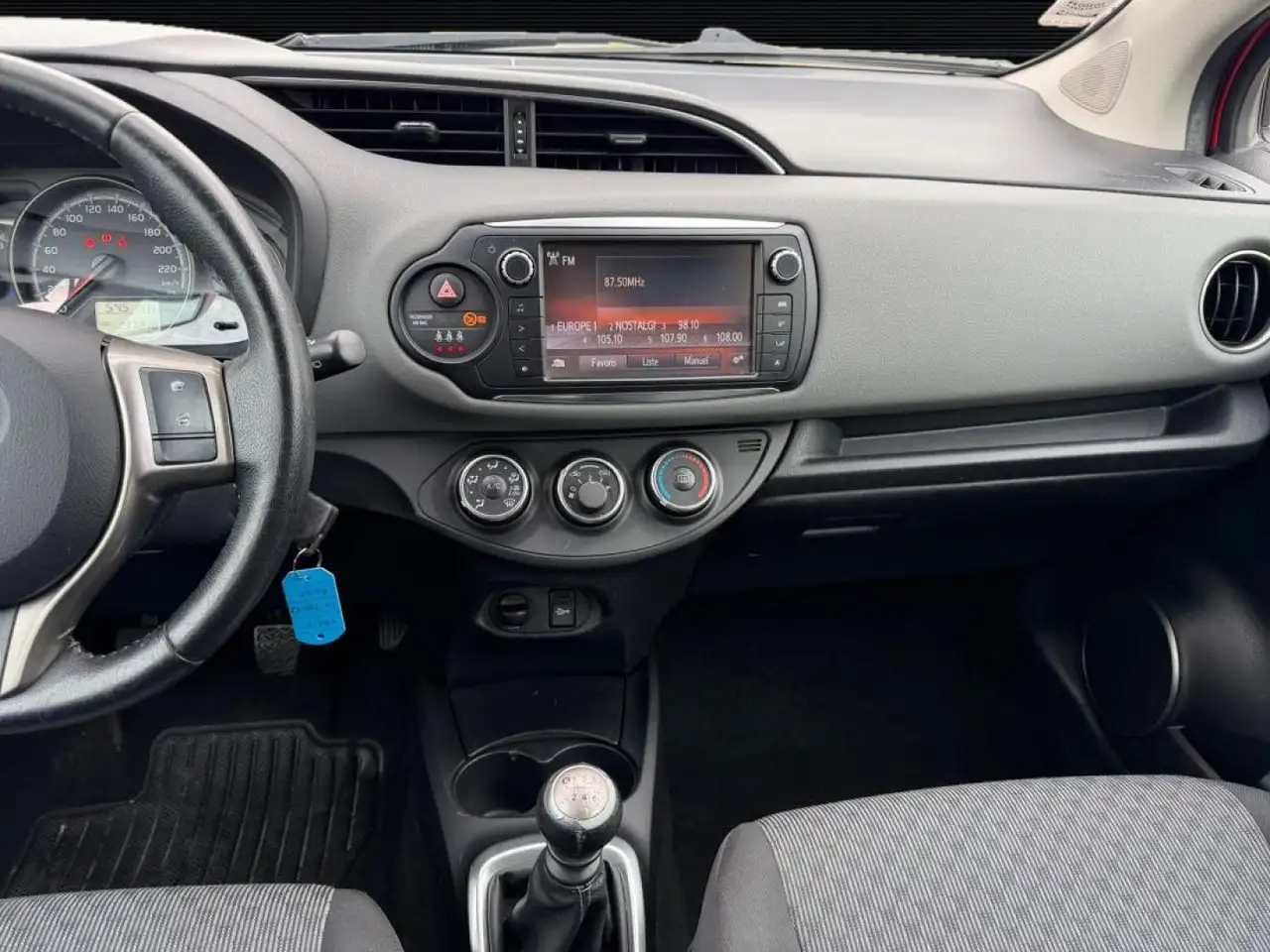 Toyota Yaris Yaris — photo 11