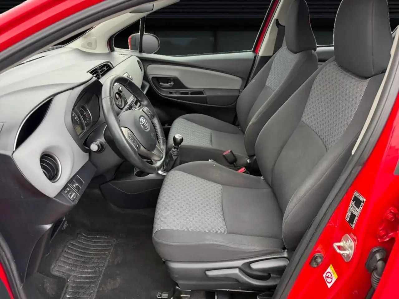 Toyota Yaris Yaris — photo 9