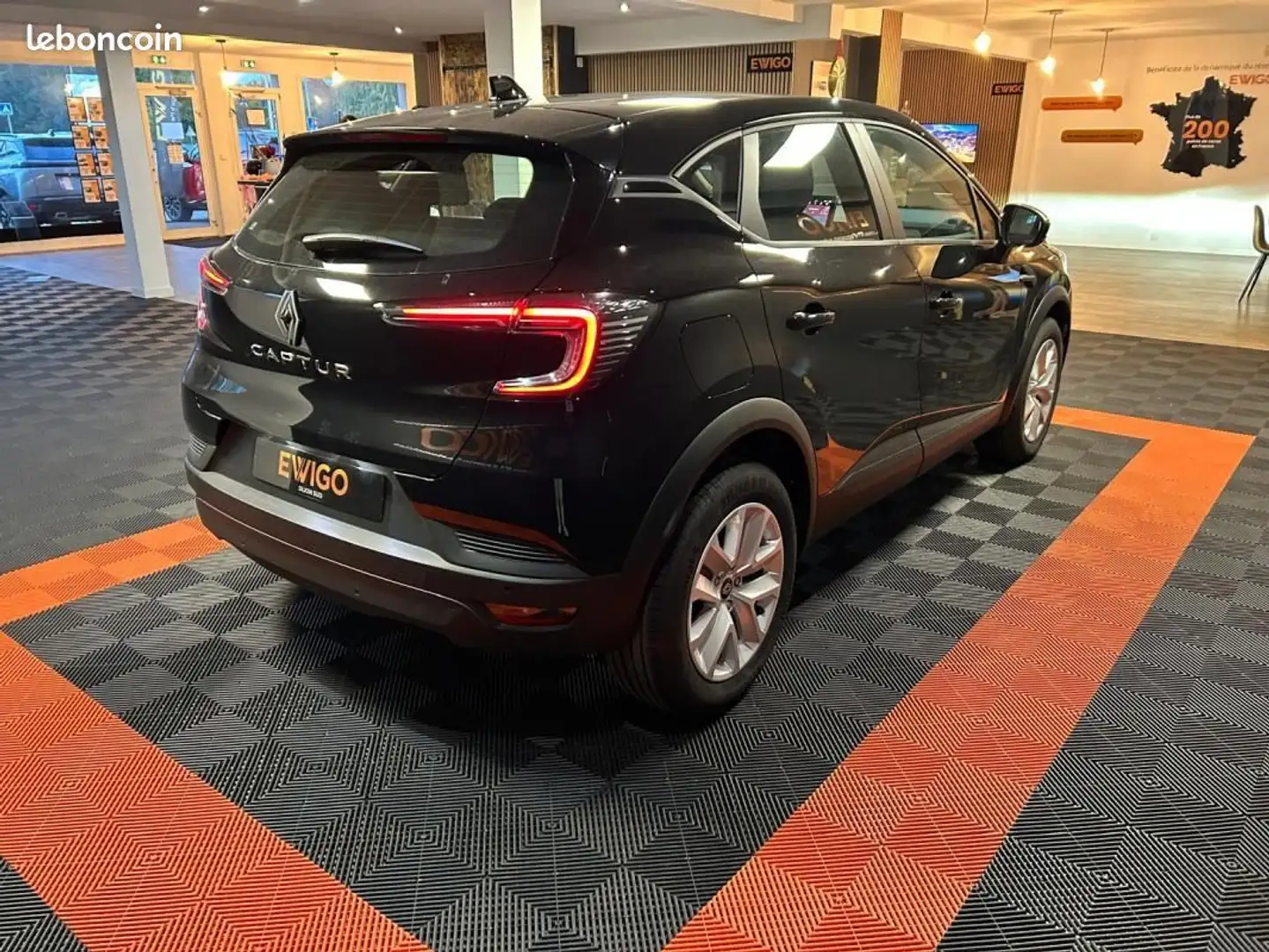 Renault Captur NOUVEAU TCE 90 CH EVOLUTION 0KM %2B CLIM AUTO SIEGES CHAUFFANTS Noir - 2