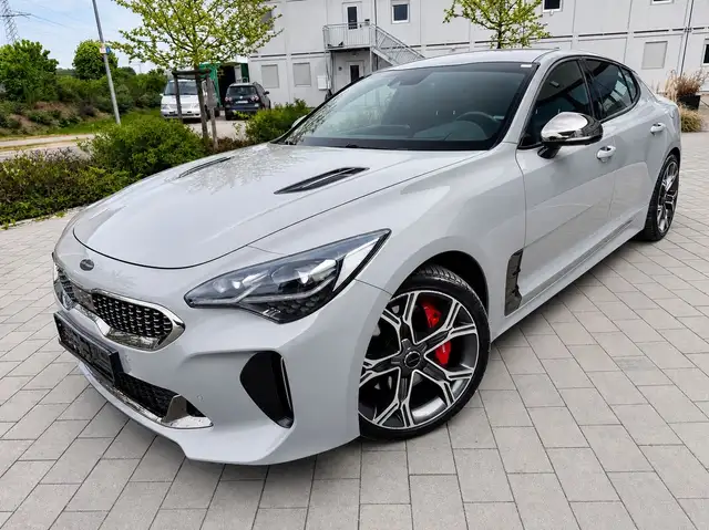 Kia Stinger GT 3.3 V6 4WD LED LEDER KAM NAVI