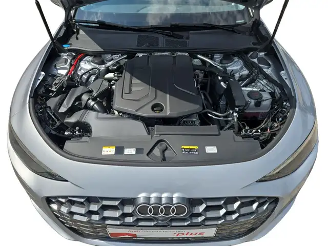 Audi A6 view 12