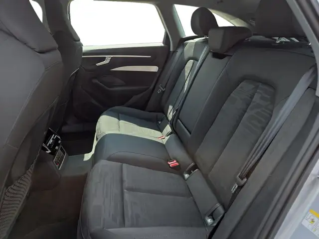 Audi A6 view 10