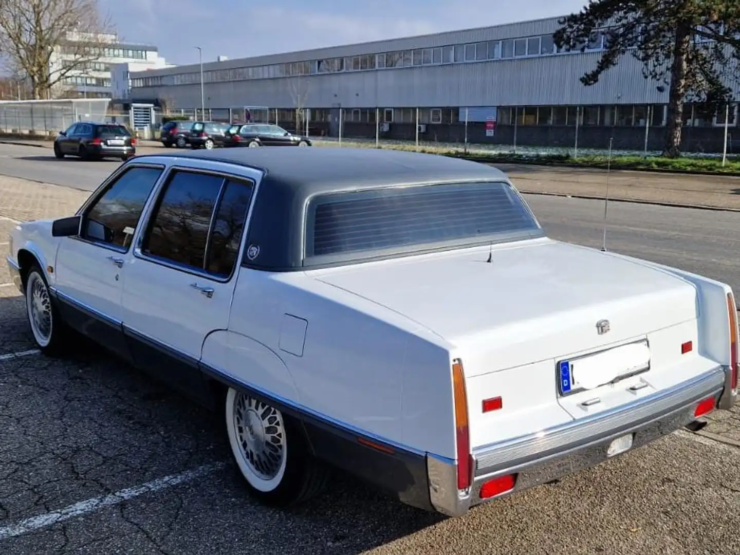 Cadillac Fleetwood Sixty Weiß - 2