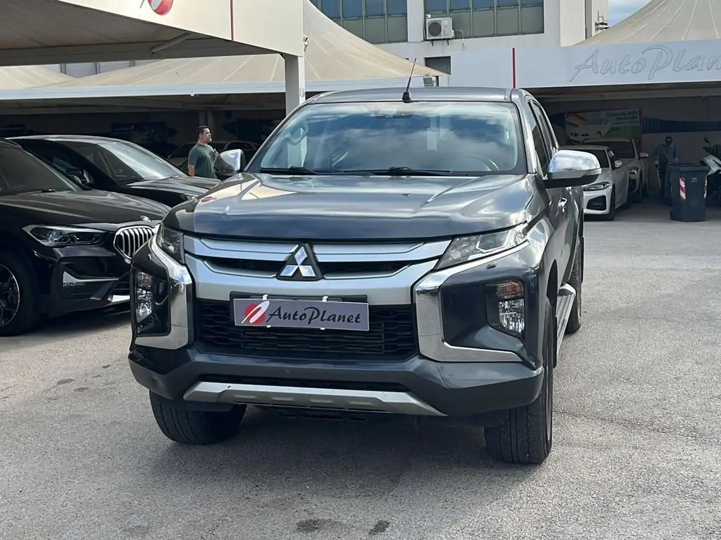 Mitsubishi L200 L200 Cab VI 2019 d.cab 2.3d Intense 4wd 150cv auto - 1