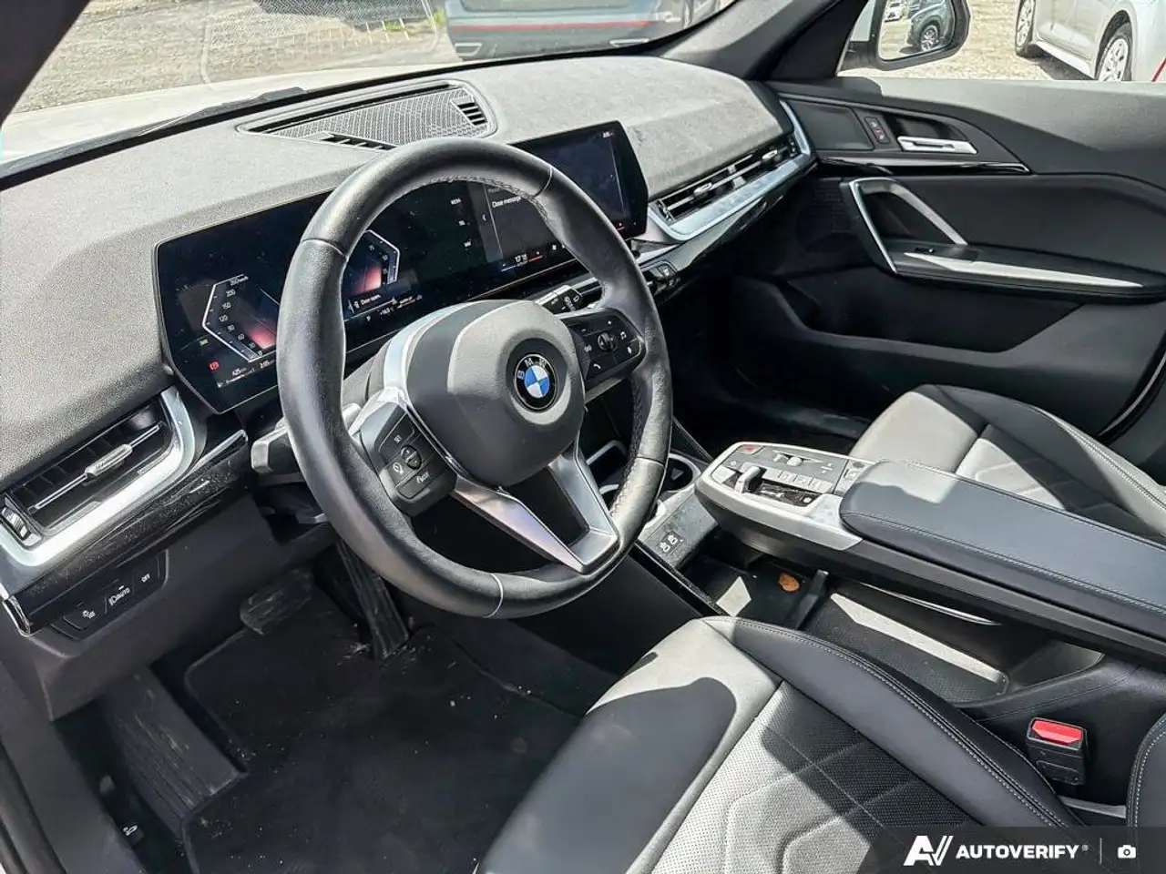 BMW X1 снимка BMW X1