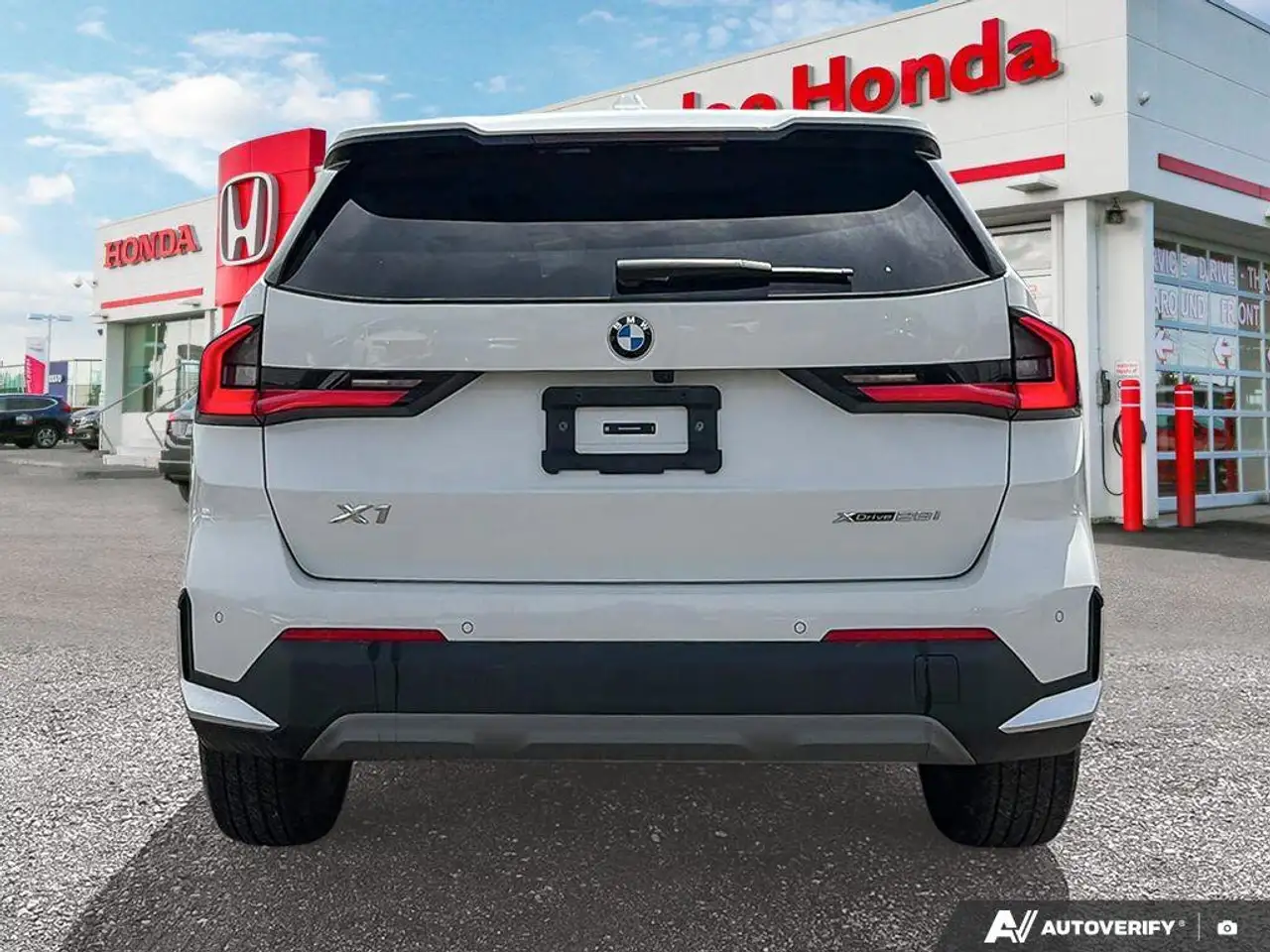 BMW X1 снимка BMW X1
