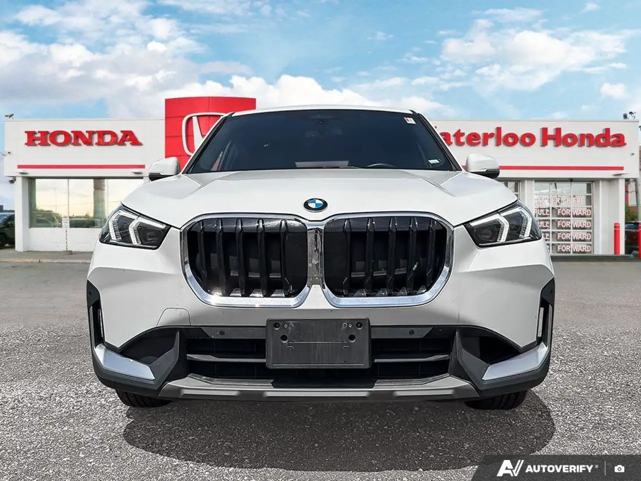 BMW X1 снимка BMW X1