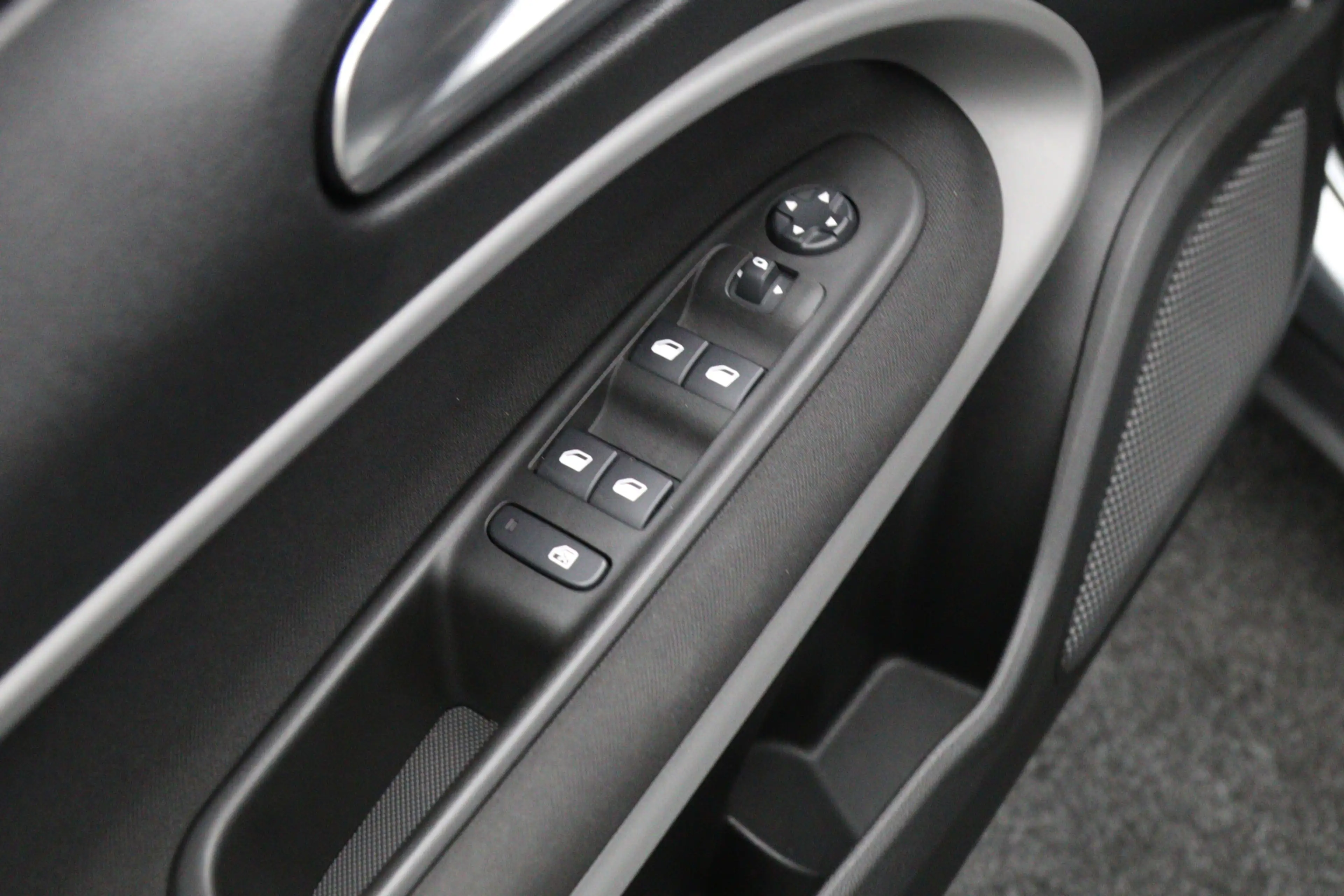 Jeep Avenger 1.2 e-Hybrid 110 PK Automaat Longitude, Carplay, C — photo 15
