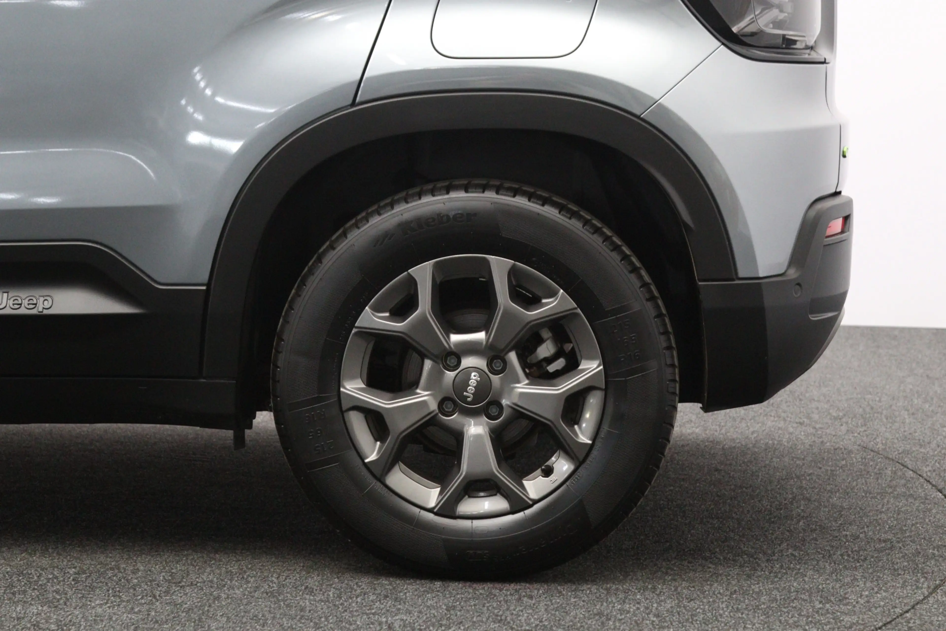 Jeep Avenger 1.2 e-Hybrid 110 PK Automaat Longitude, Carplay, C — photo 21