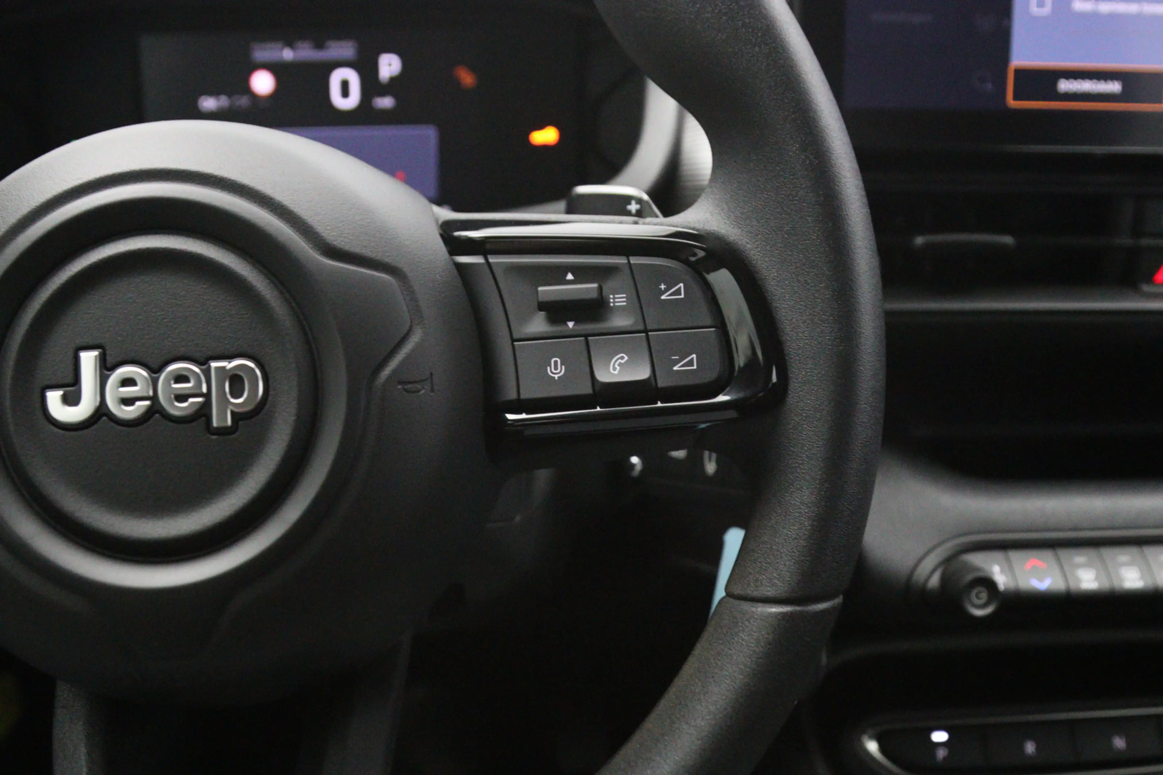 Jeep Avenger 1.2 e-Hybrid 110 PK Automaat Longitude, Carplay, C — photo 17
