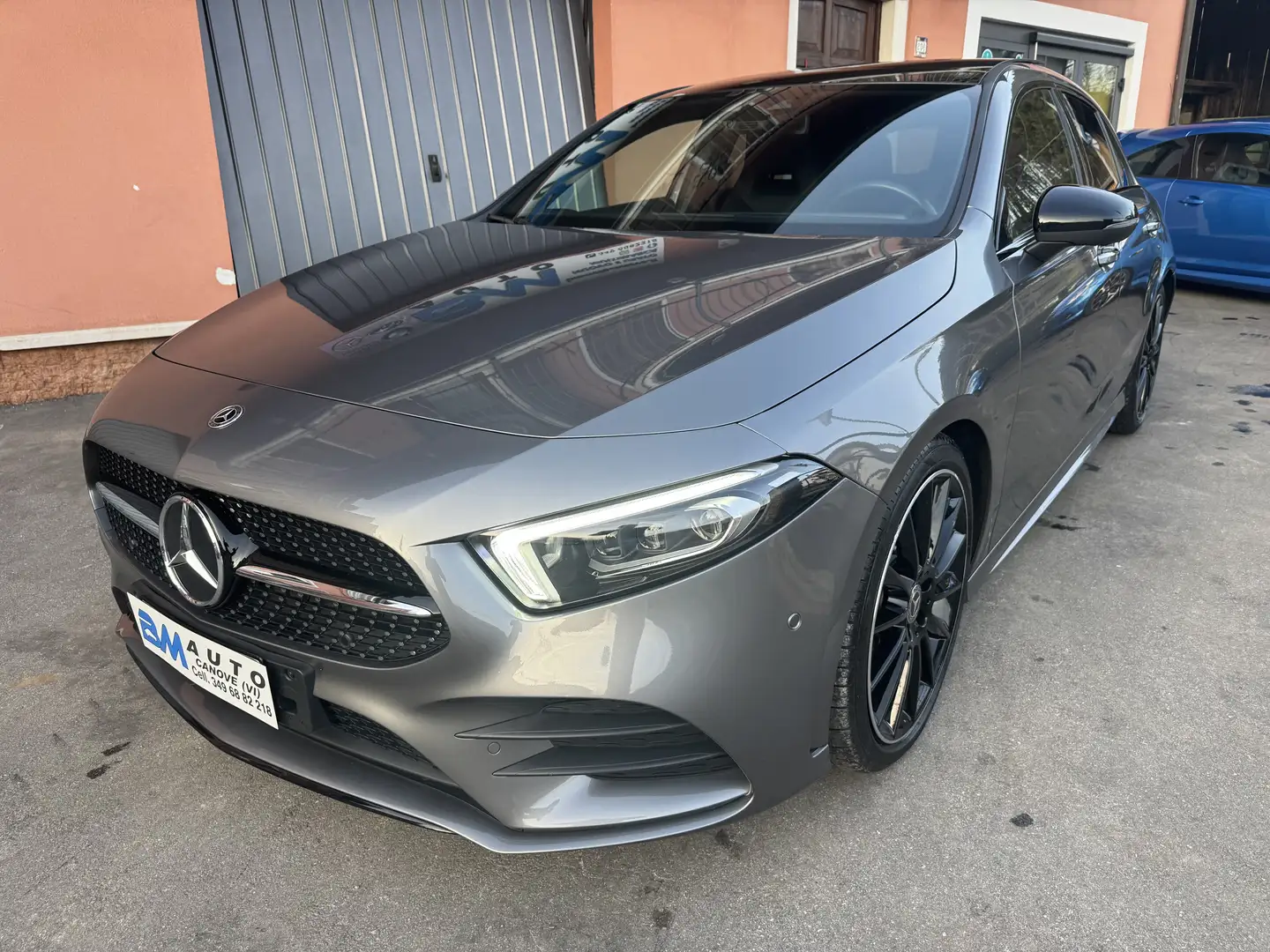 Mercedes-Benz A 200 d Premium AMG 4matic Gris - 2