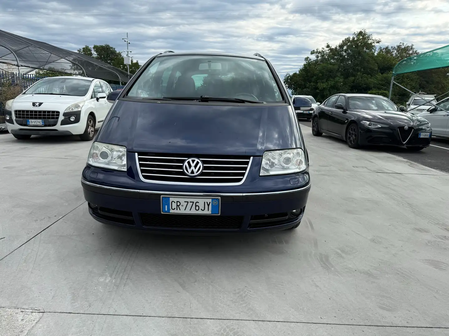 Volkswagen Sharan Sharan I 2000 1.9 tdi tiptronic CR776JY Bleu - 1
