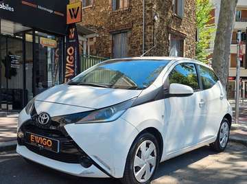 1.0 VVTI 70cv X-PLAY idéal jeune permis entretiens à jour (chaîne de distri)