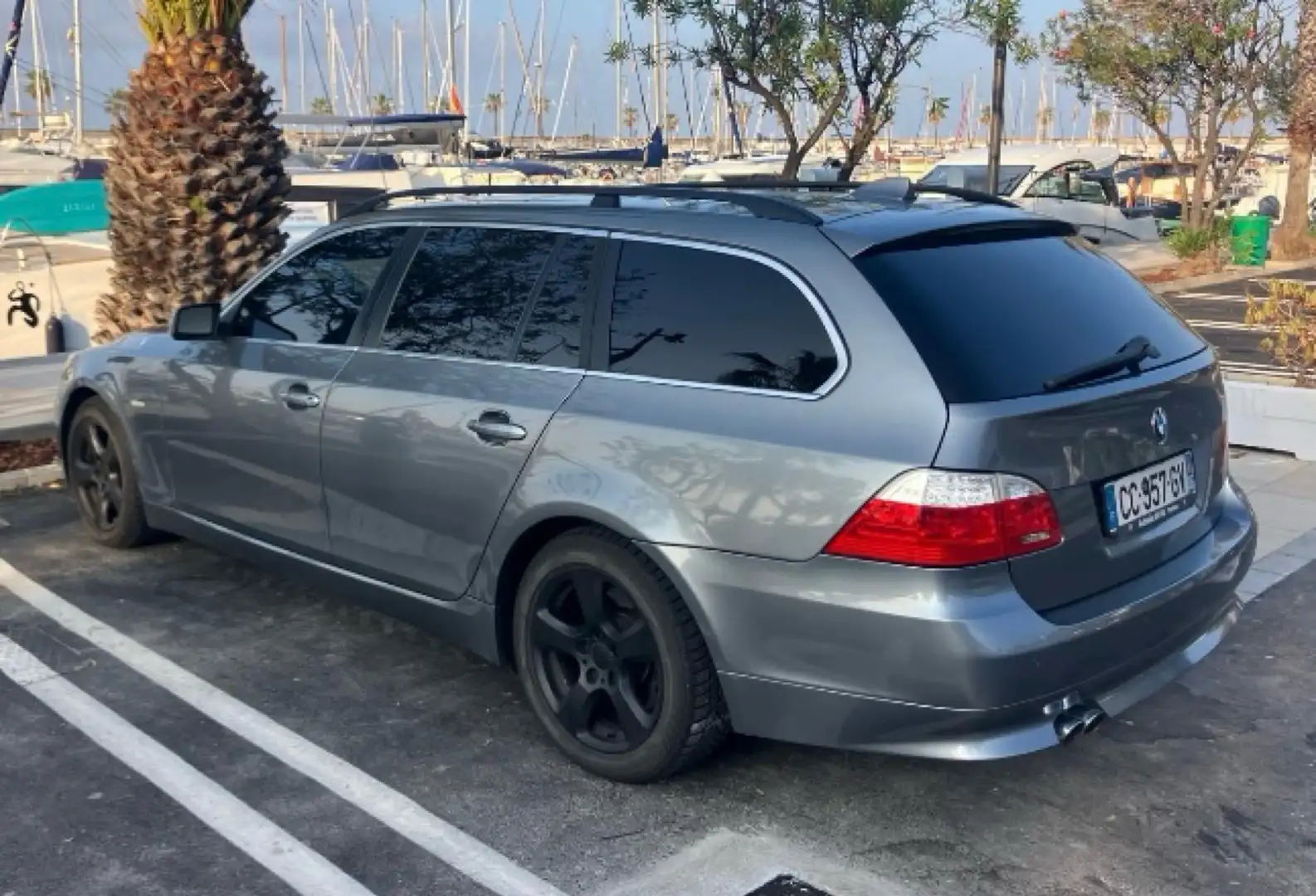 BMW 530 Touring 530xd 235ch Première A - 1