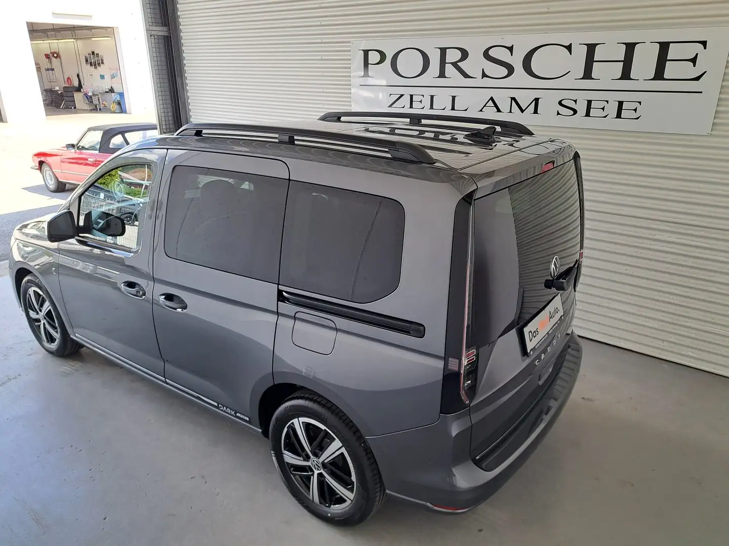 Volkswagen Caddy Dark Label TDI Gris - 2