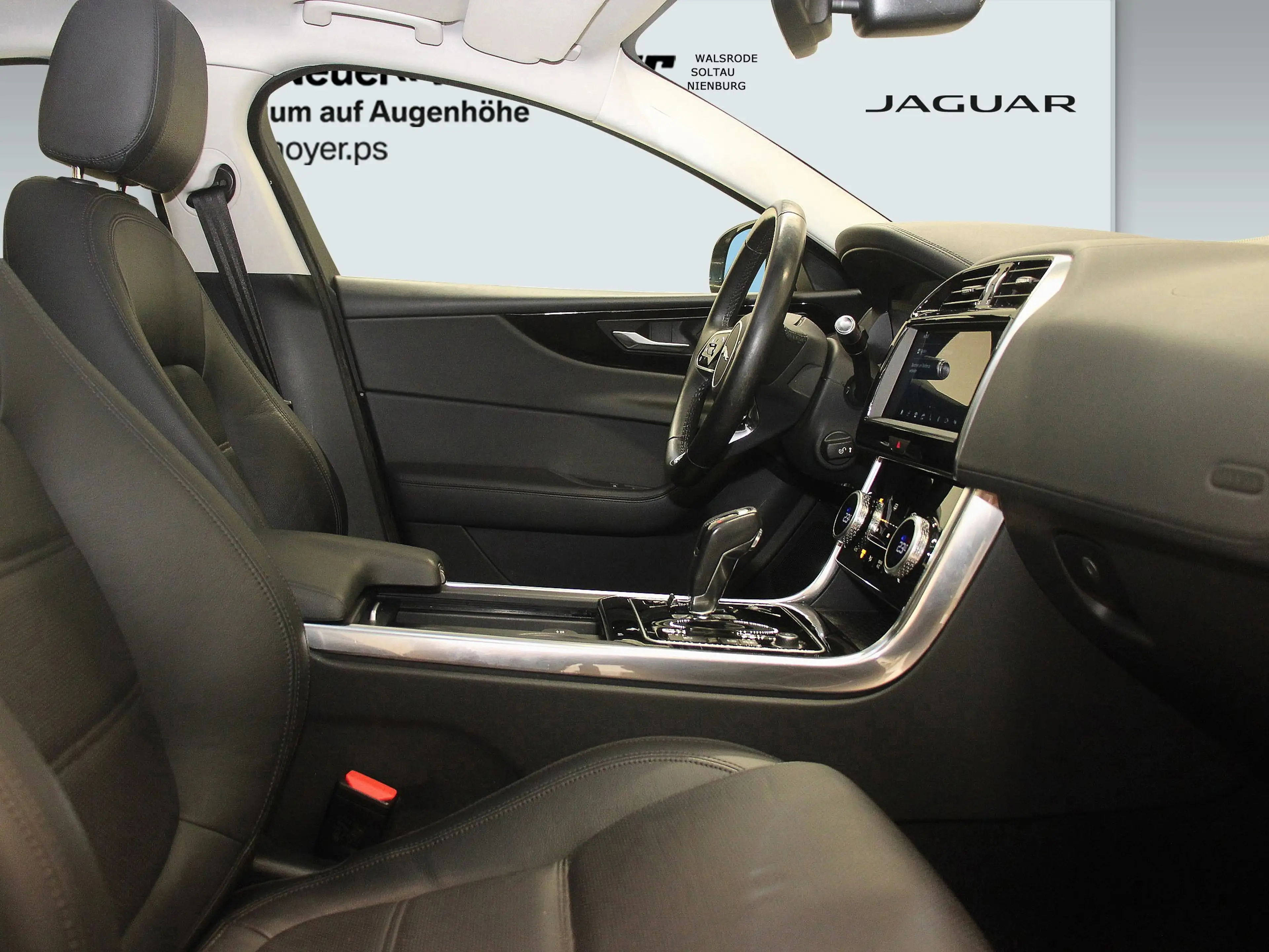 Jaguar XE D180 Aut. S LED SHZ PDC Navi el. Sitze Klima — photo 6