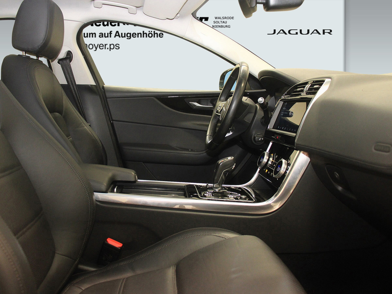Jaguar XE D180 Aut. S LED SHZ PDC Navi el. Sitze Klima — photo 6