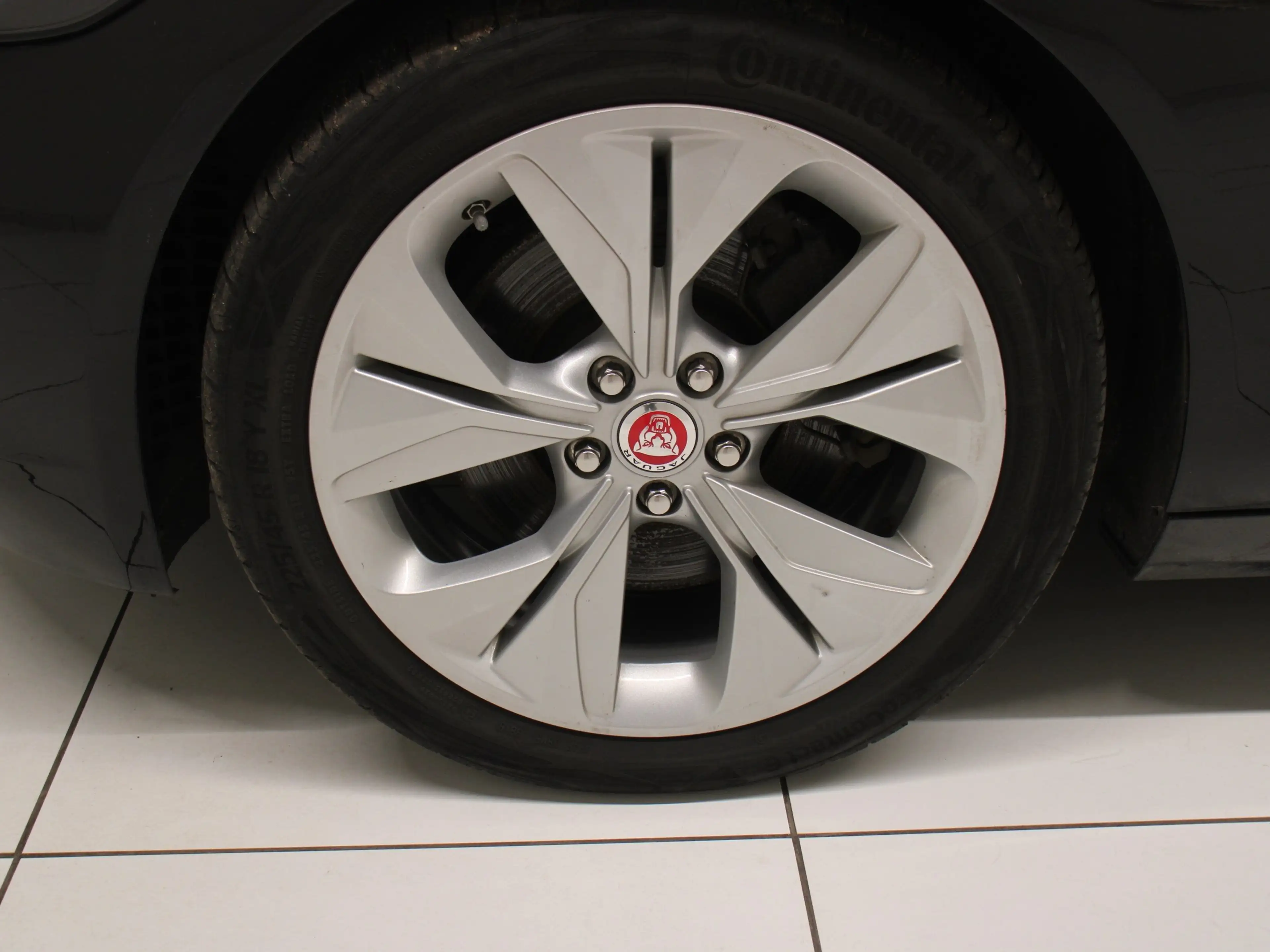 Jaguar XE D180 Aut. S LED SHZ PDC Navi el. Sitze Klima — photo 9