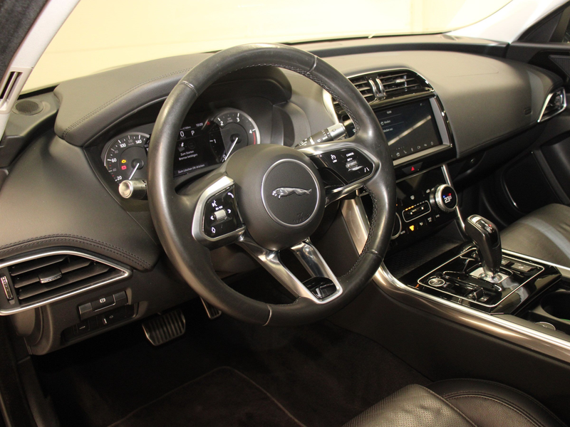 Jaguar XE D180 Aut. S LED SHZ PDC Navi el. Sitze Klima — photo 13