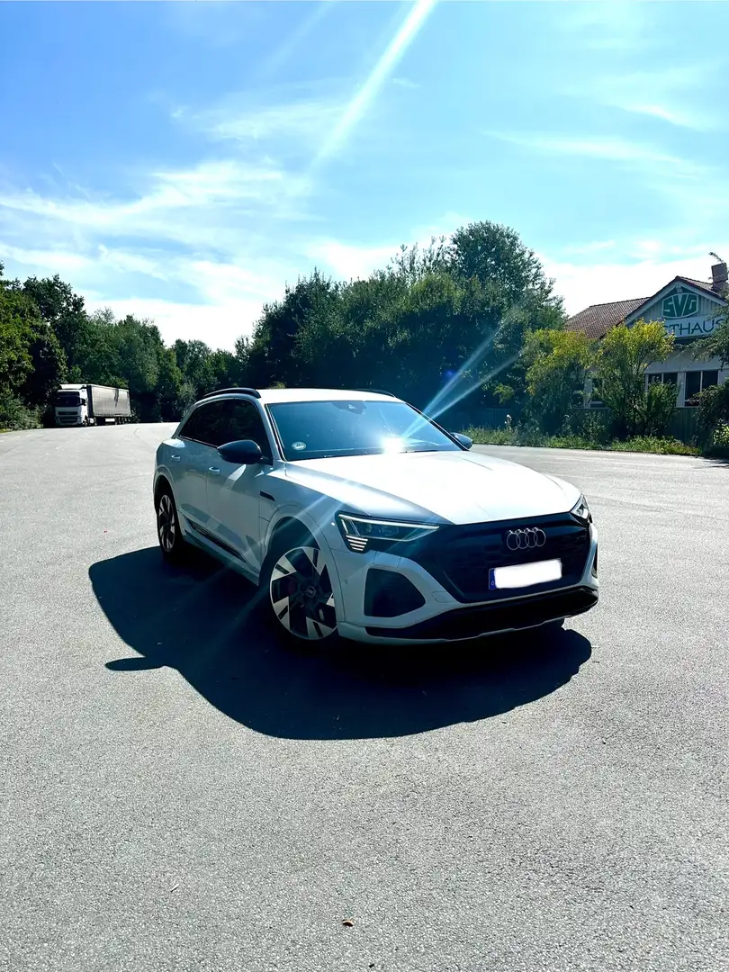 Audi Q8 e-tron 50 quattro S line Alb - 1