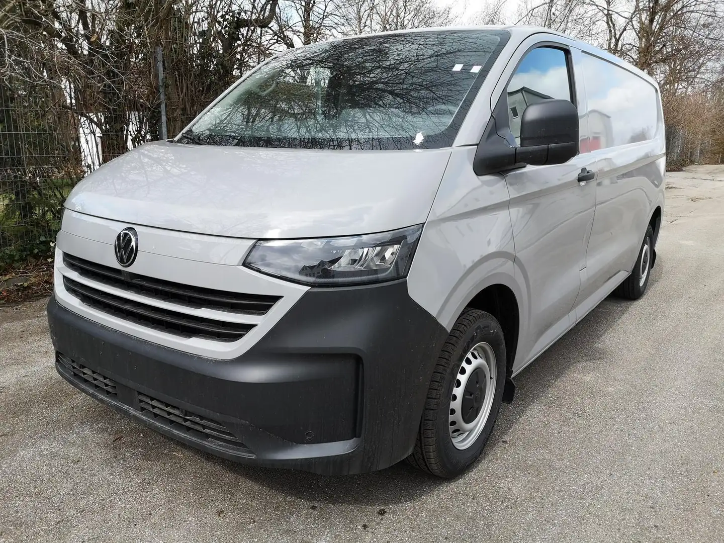 Volkswagen T7 Transporter BEV 100 kW RWD LR e- Kasten 100 kW (136 PS), He... Grau - 1