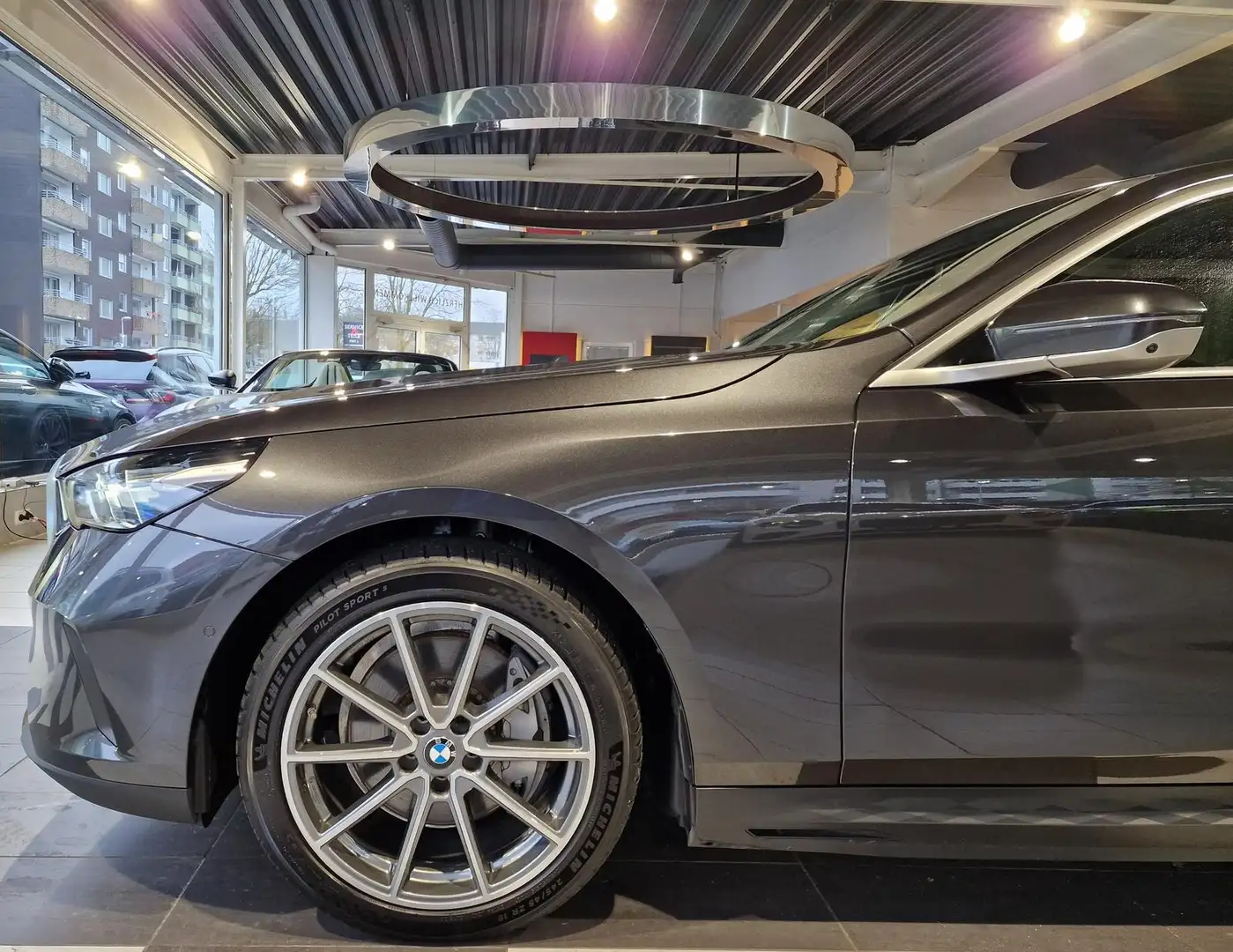 BMW i5 Lim. 40 eDrive*Pano*HuD*SitzKlima*B&W*ACC Grau - 2