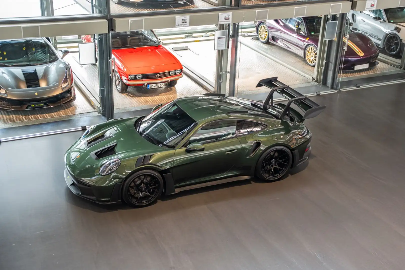 Porsche 992 GT3 RS - Clubsport - 95KM- PTS Loakgreen Vert - 1