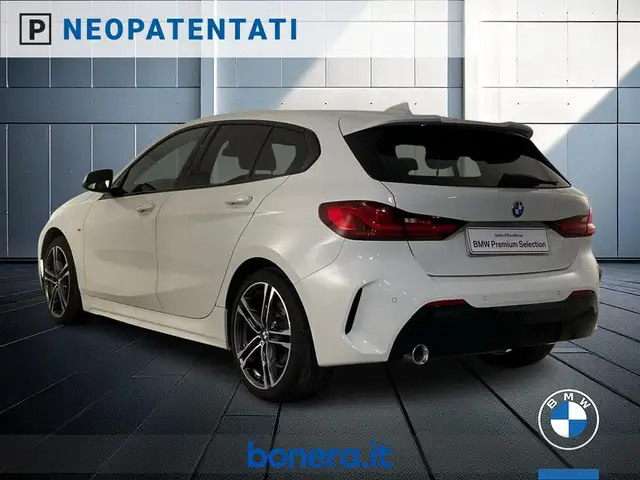 BMW 1 Series view 8