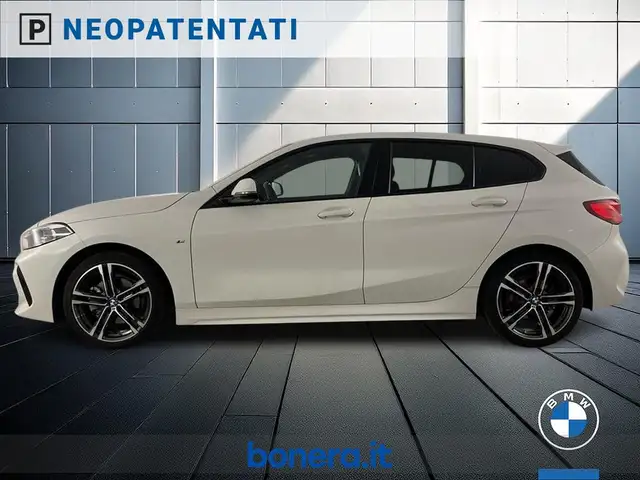 BMW 1 Series view 9