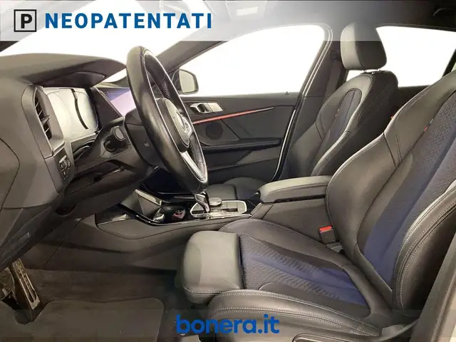 BMW 1 Series view 14