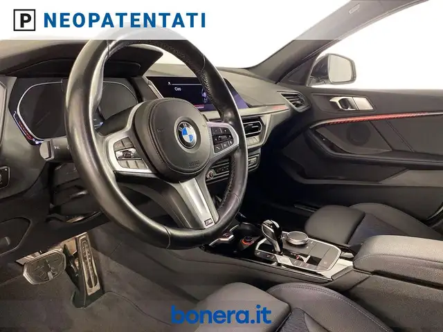 BMW 1 Series view 15