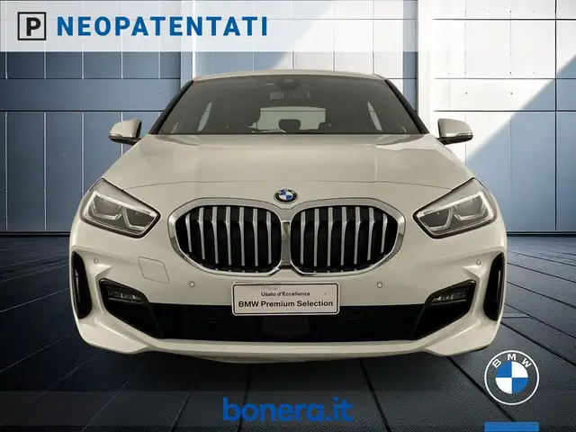 BMW 1 Series view 3