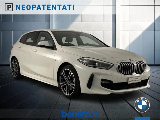 BMW 1 Series view 4