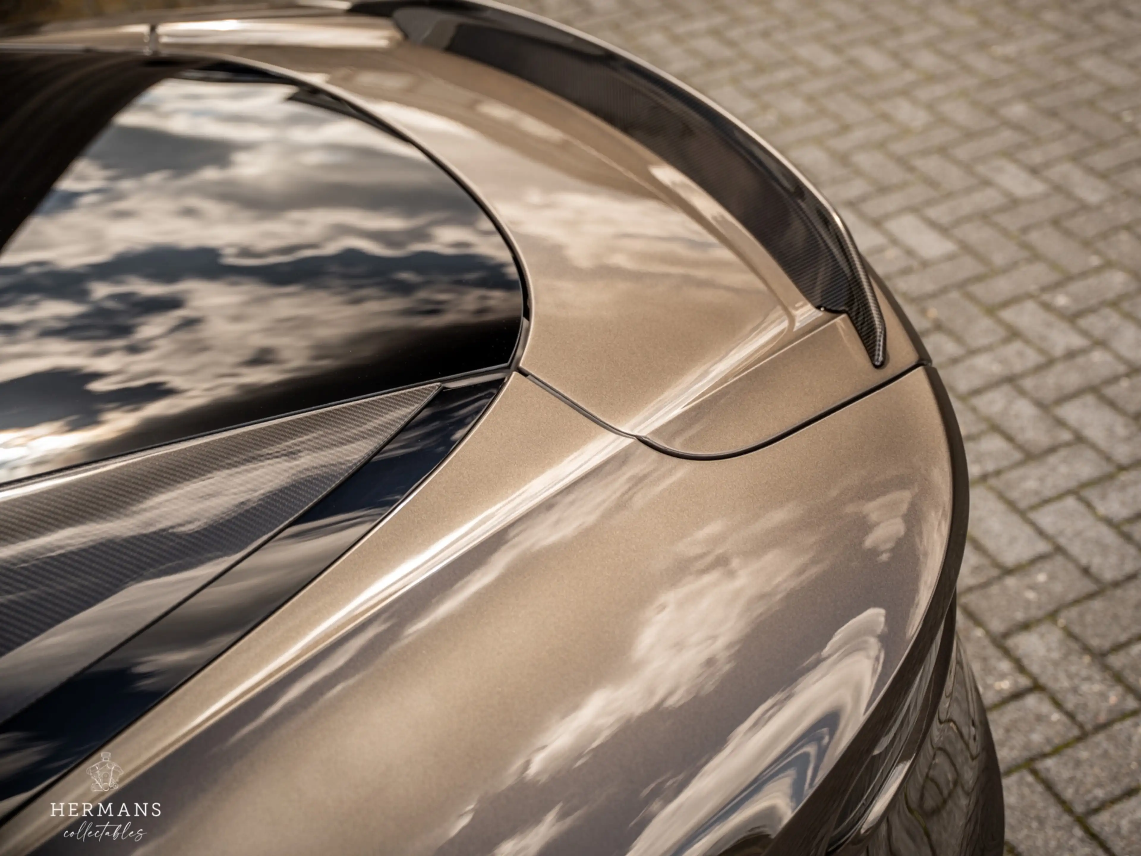 Aston Martin DBS 770 Ultimate 5.2 V12 Coupé / By Q / 1 of 300 / Car — photo 13