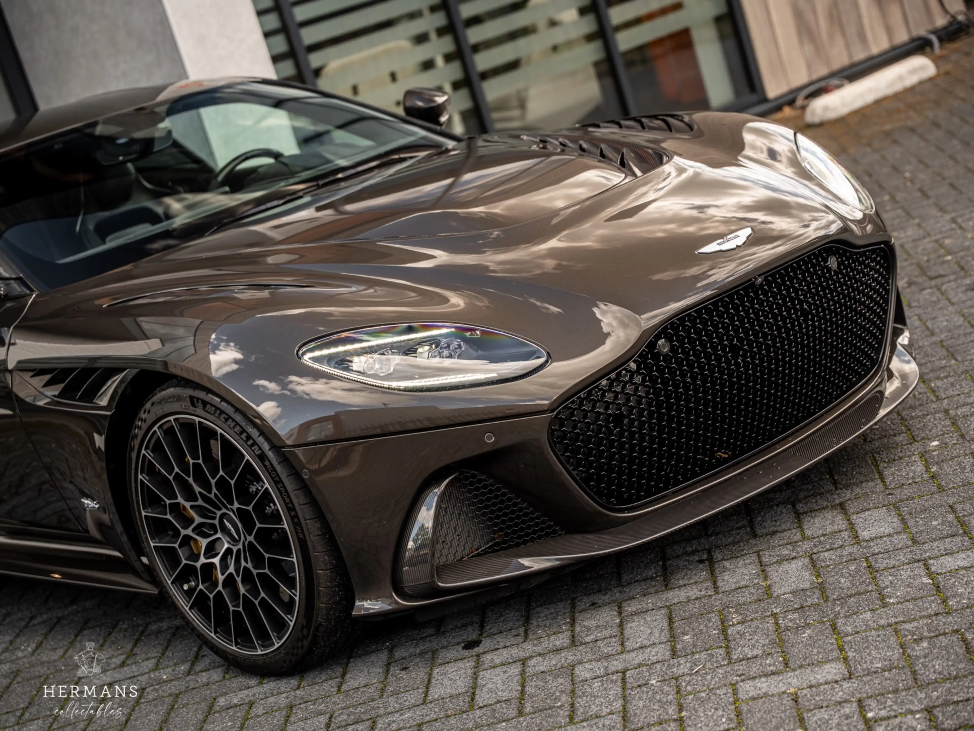 Aston Martin DBS 770 Ultimate 5.2 V12 Coupé / By Q / 1 of 300 / Car — photo 3