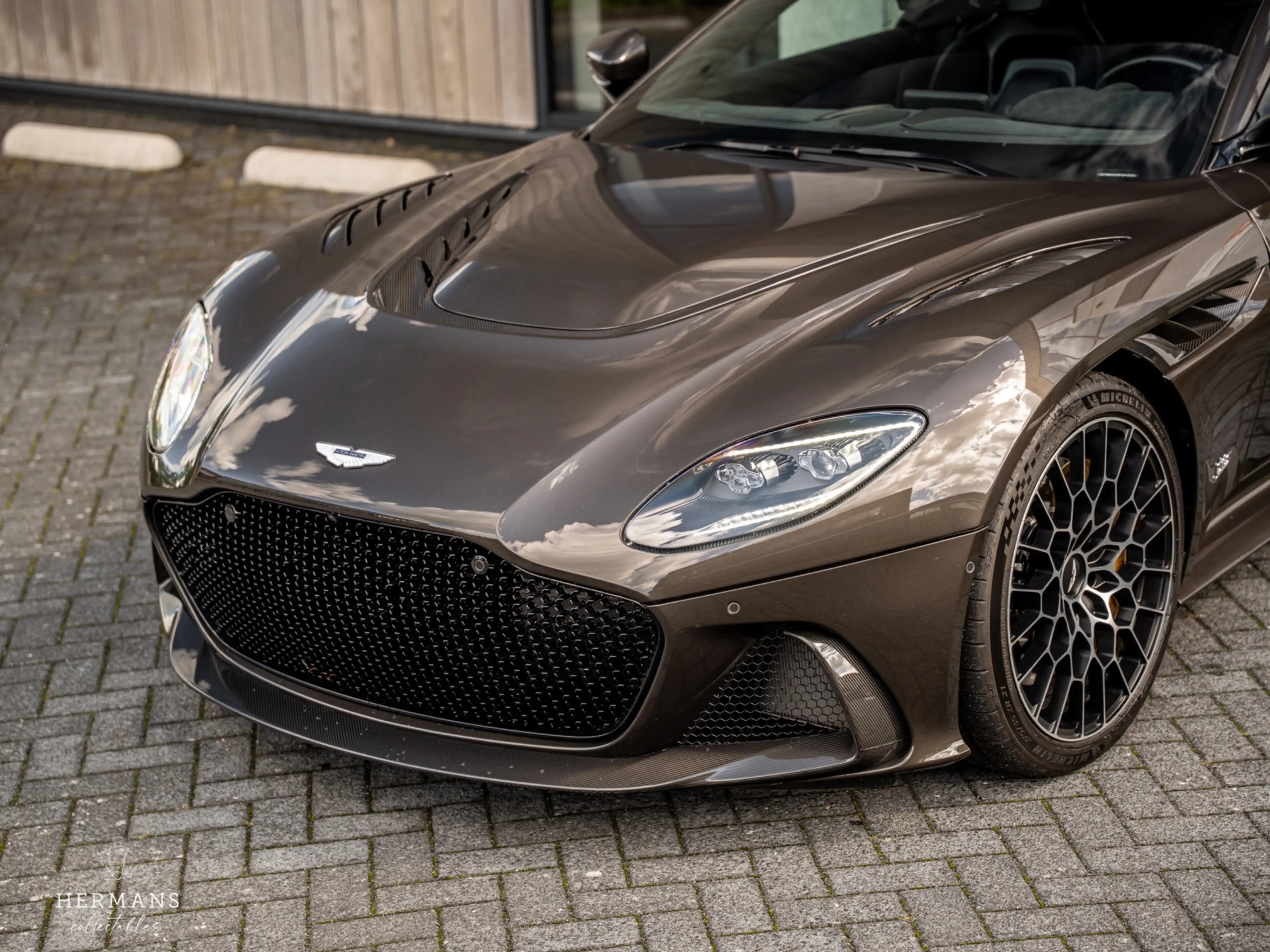 Aston Martin DBS 770 Ultimate 5.2 V12 Coupé / By Q / 1 of 300 / Car — photo 5
