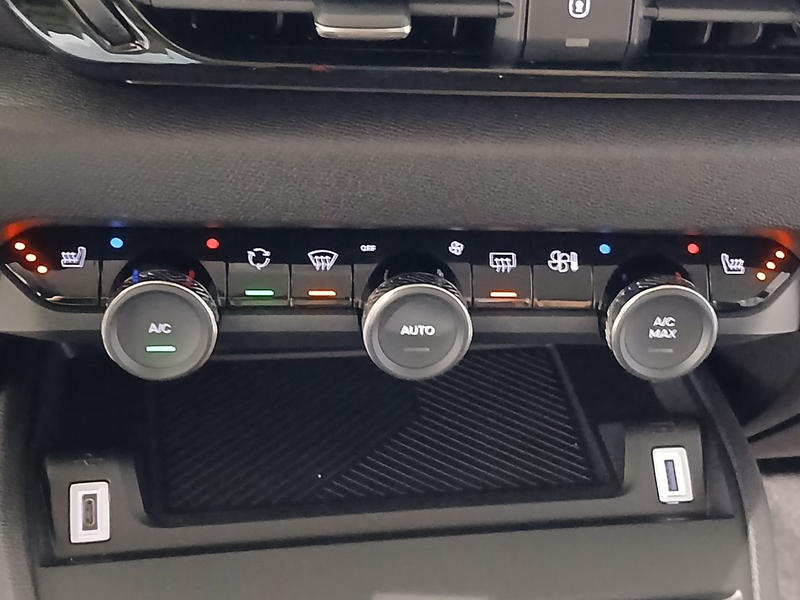 Citroen C4 1.2 PureTech 130 Plus LED SHZ 2xKlima Kam. LM — photo 18