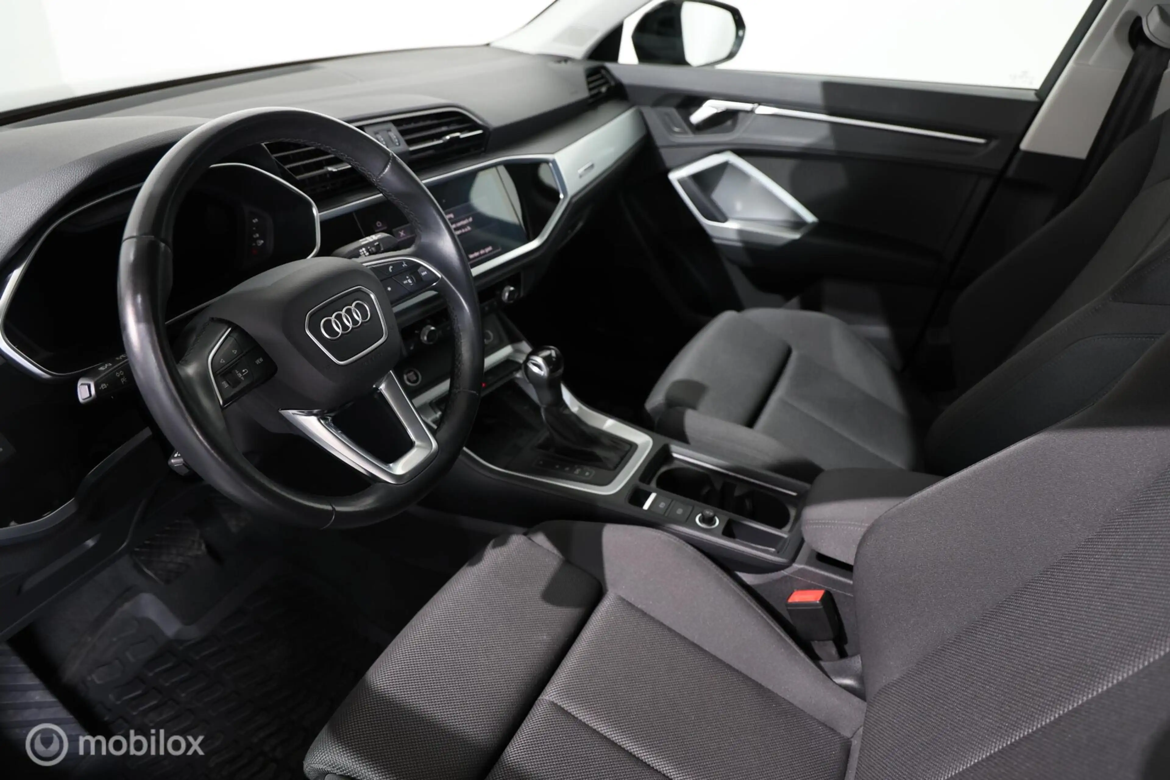 Audi Q3 45 TFSI e Advanced edition - Camera - Stoelverwarm — photo 12
