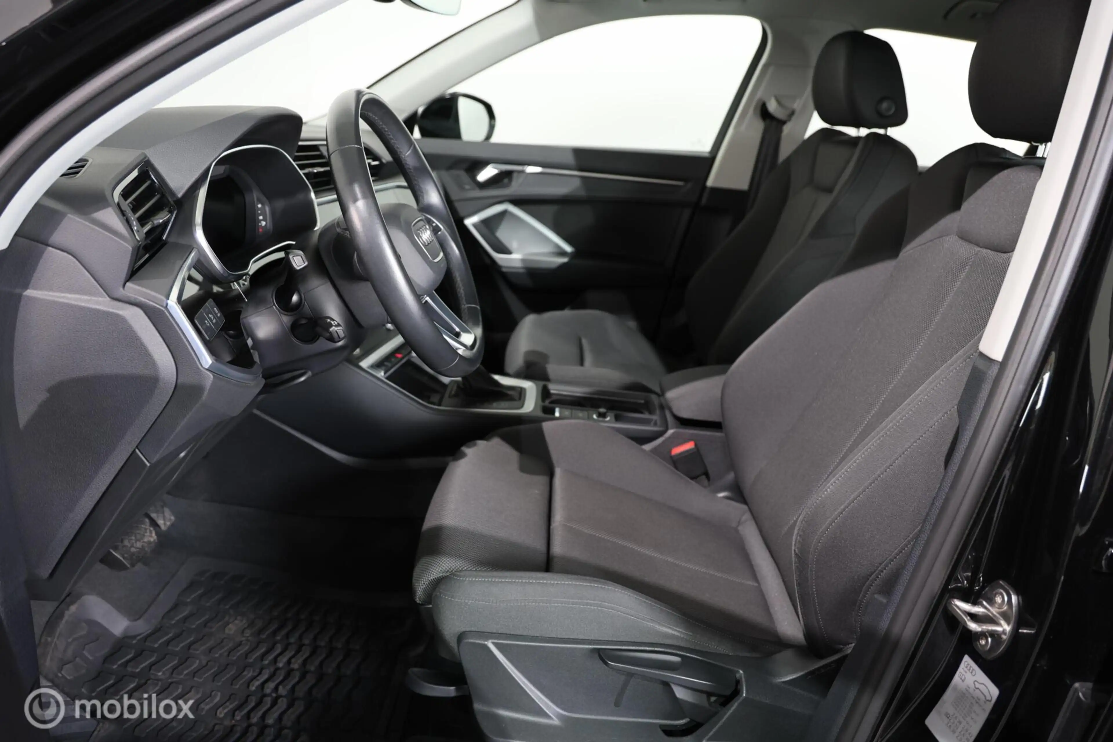 Audi Q3 45 TFSI e Advanced edition - Camera - Stoelverwarm — photo 11