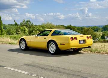 RARE YELLOW | SPORT SEATS | 6-SPEED MANUAL