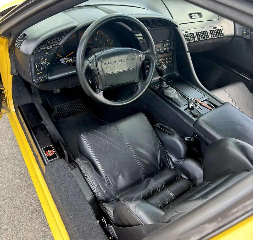 Corvette C4 RARE YELLOW | SPORT SEATS | 6-SPEED MANUAL, foto 6