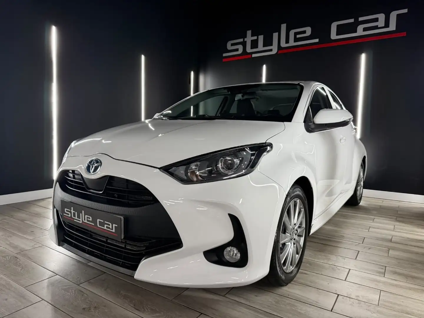 Toyota Yaris 1.5 120H Active Tech Blanco - 1