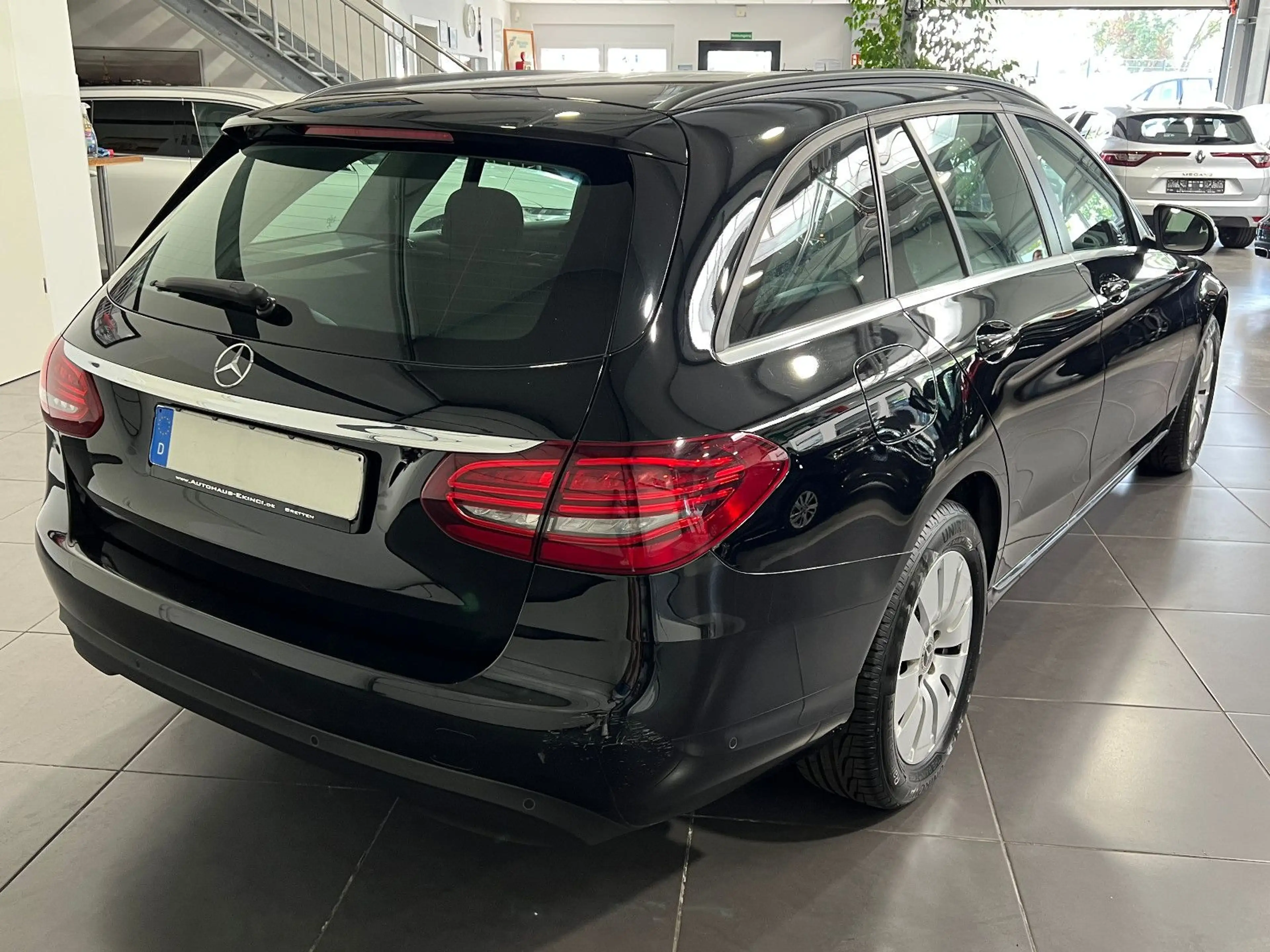 Mercedes-Benz C 200 d T Automatik **Navi*LED*SHZ*Temp** — photo 6
