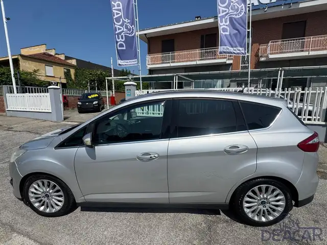 Ford C-Max view 3