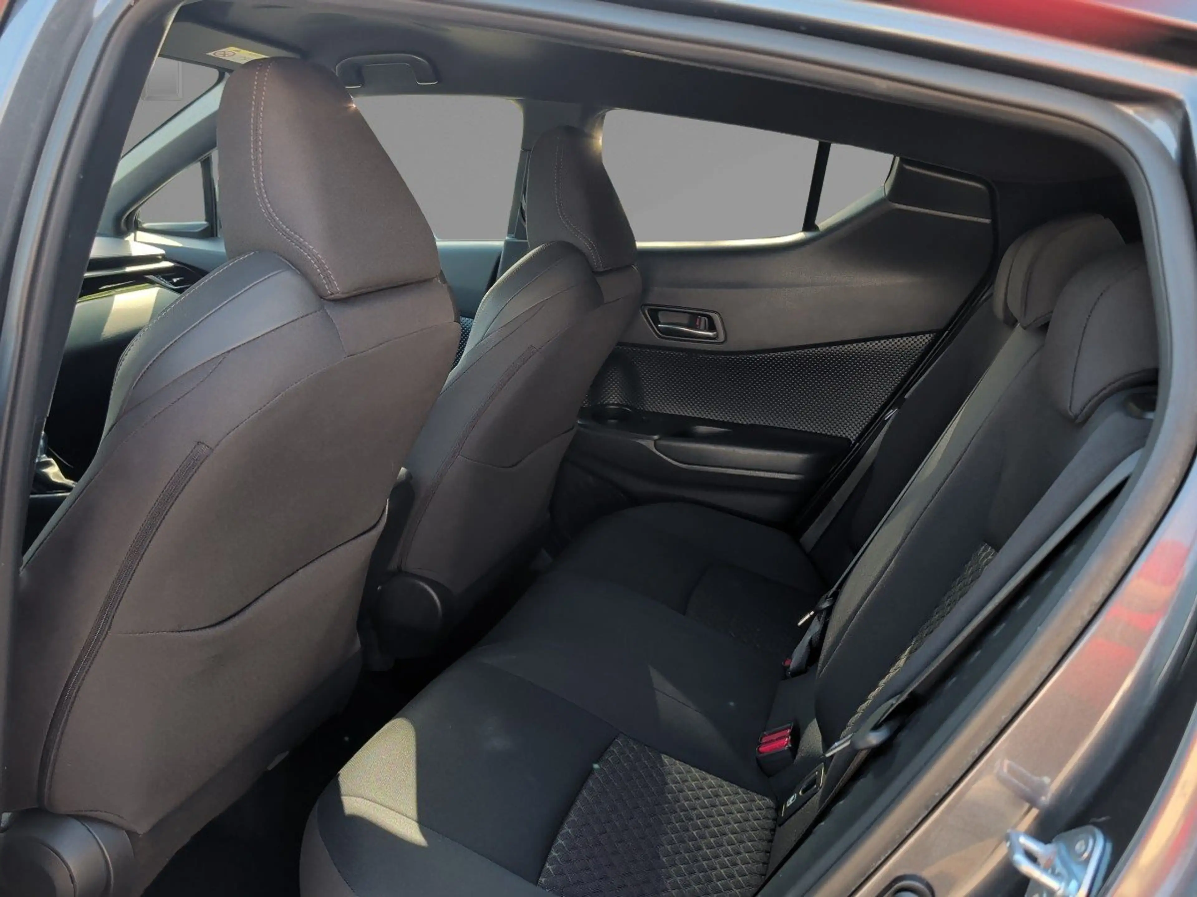 Toyota C-HR 2.0 Team D Navi Kamera AppleCarPlay Sitzhzg — photo 11