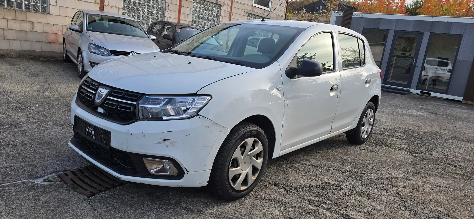 Dacia Sandero SCe 75 Essential Weiß - 1