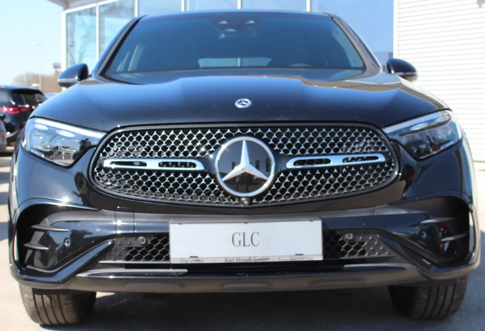 Mercedes-Benz GLC 300 de 4M Coupe AMG Premium AIRMATIC Zwart - 2